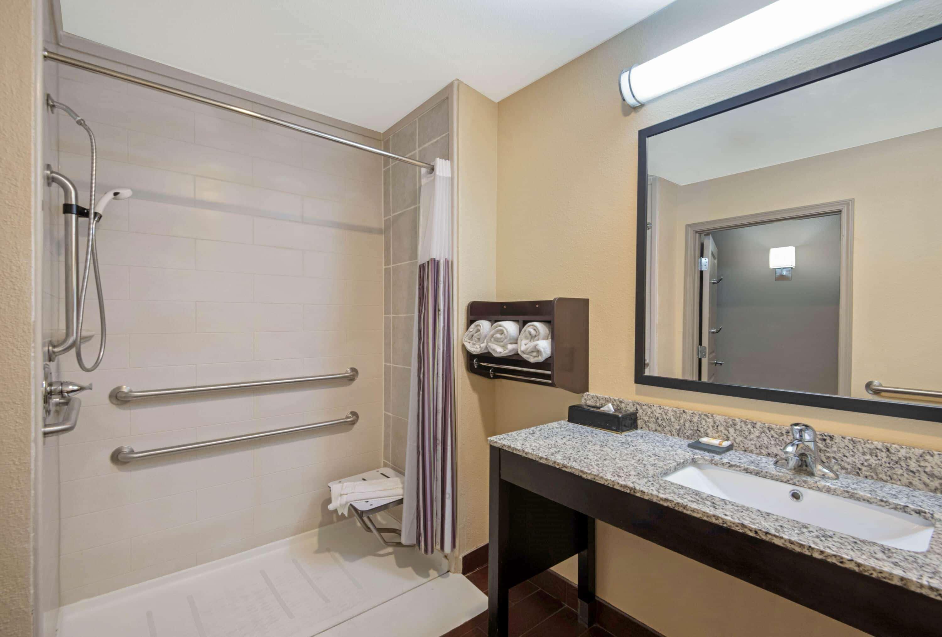 La Quinta Inn & Suites By Wyndham Durant Εξωτερικό φωτογραφία