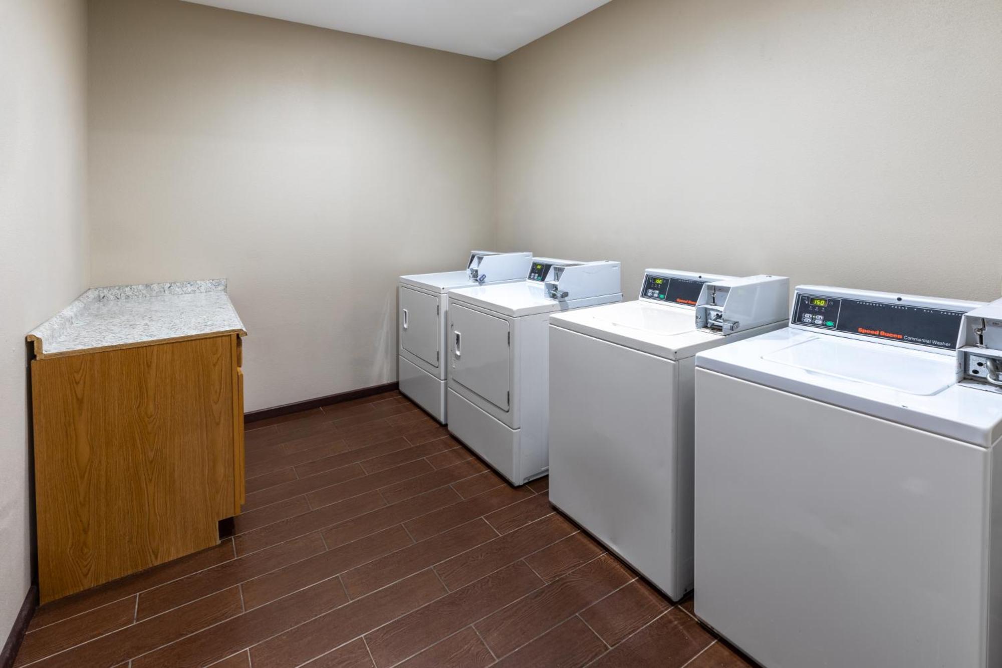 La Quinta Inn & Suites By Wyndham Durant Εξωτερικό φωτογραφία